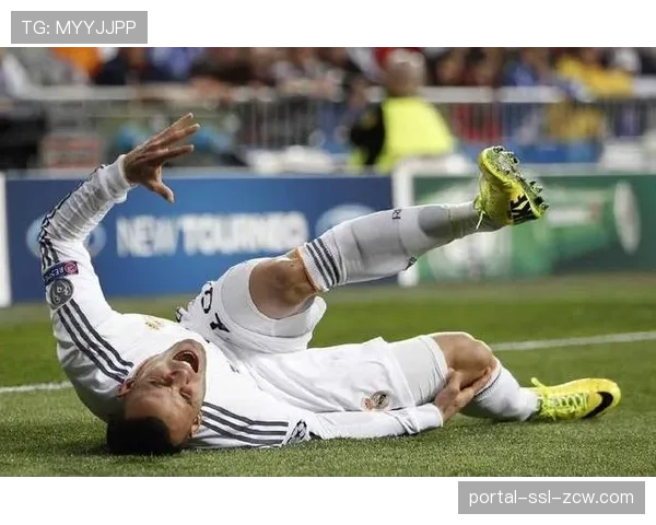 官方：里昂中场核心卡克雷因脚踝韧带扭伤，确认赛季报销